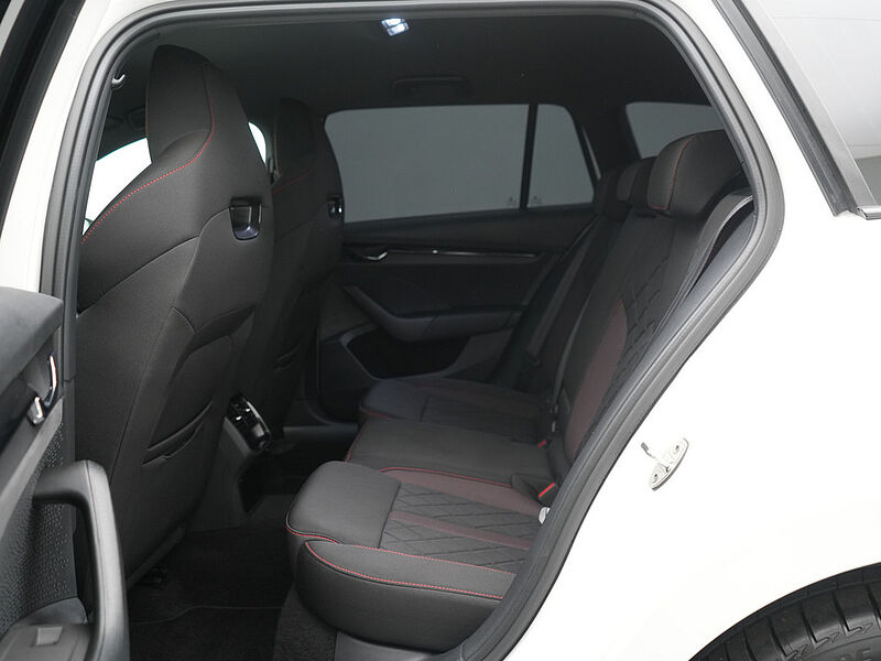 SKODA OCTAVIA Combi RS DSG LED SHZ VIRT APP PDC KLIMA