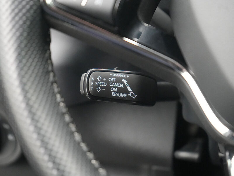 SKODA KAROQ Sportline ACC NAVI VIRT APP KAM AHK SHZ