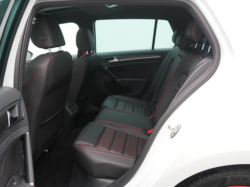 Volkswagen Golf VII GTI PANO LED LEDER SHZ PDC