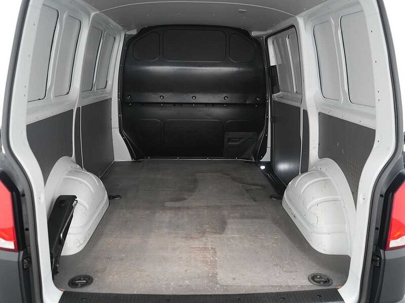 Volkswagen T6.1 Transporter Kasten PORT NAVI KLIMA PDC