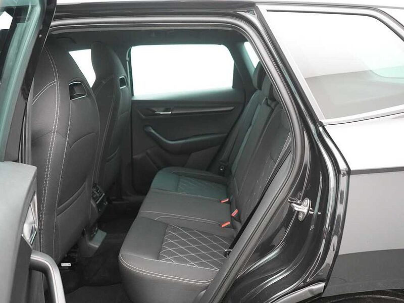 SKODA KAROQ Sportline DSG ACC NAVI VIRT APP KAM MATRIX