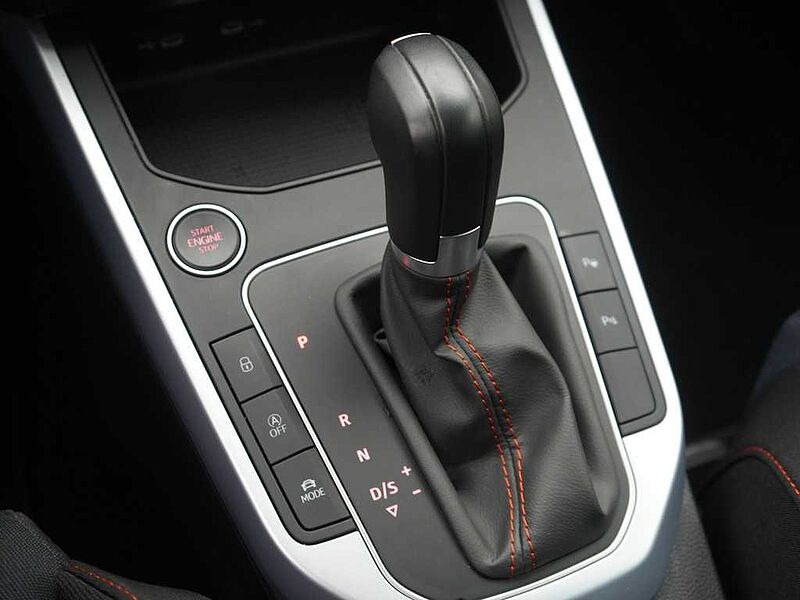 SEAT Arona FR LED DSG SHZ KAM ACC PDC