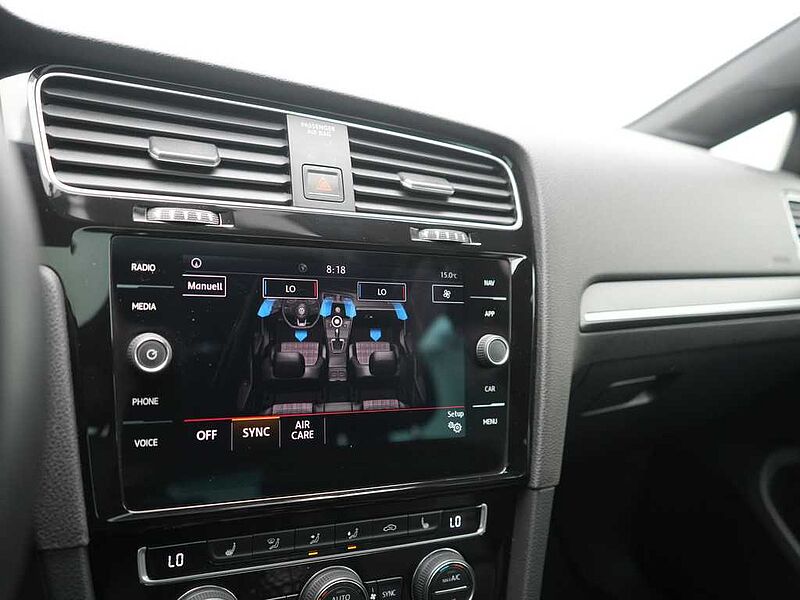 Volkswagen Golf VII PANO LEDER LED SHZ PDC