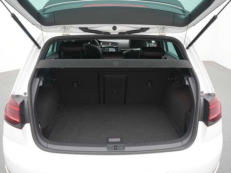 Volkswagen Golf VII PANO LEDER LED SHZ PDC