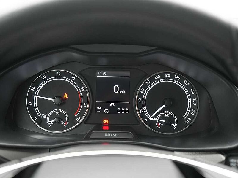 SKODA KAMIQ Clever APP CONNECT AHK SHZ PDC KAM KLIMA