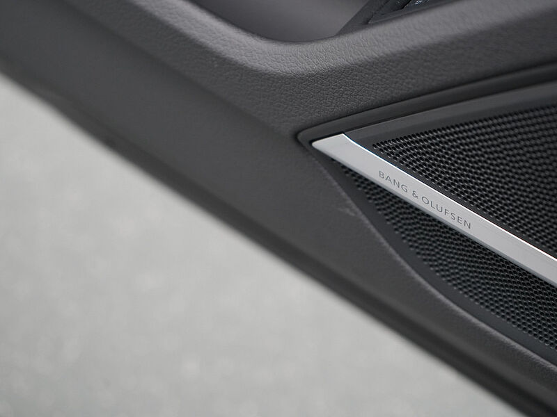 Audi A8 STANDHZ AHK B&O LEDER KAM SHZ PANO