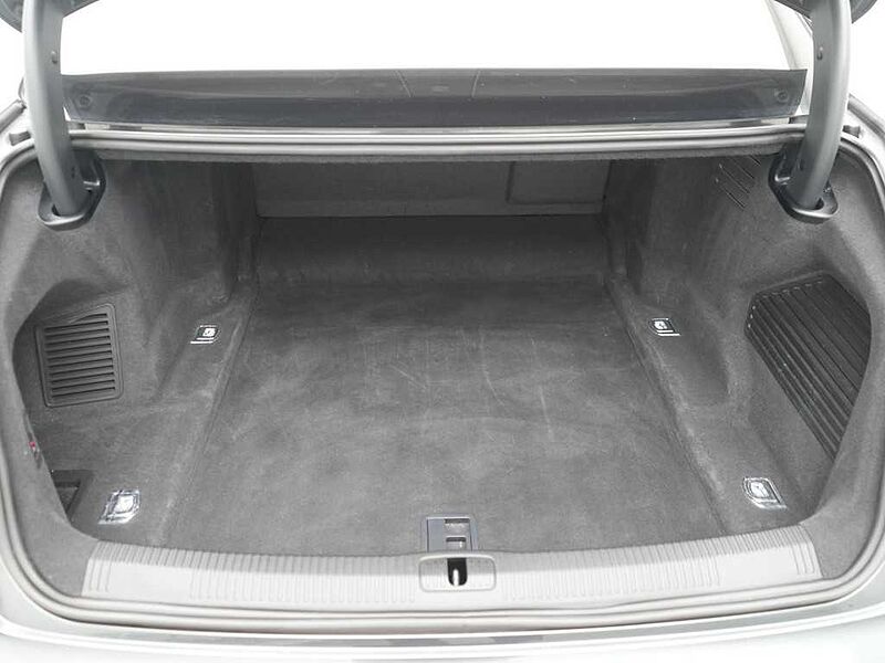 Audi A8 STANDHZ AHK B&O LEDER KAM SHZ PANO