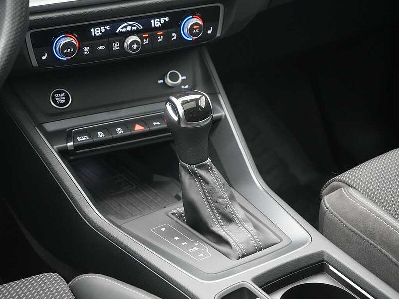 Audi Q3 LED KAM AHK ACC SHZ PDC