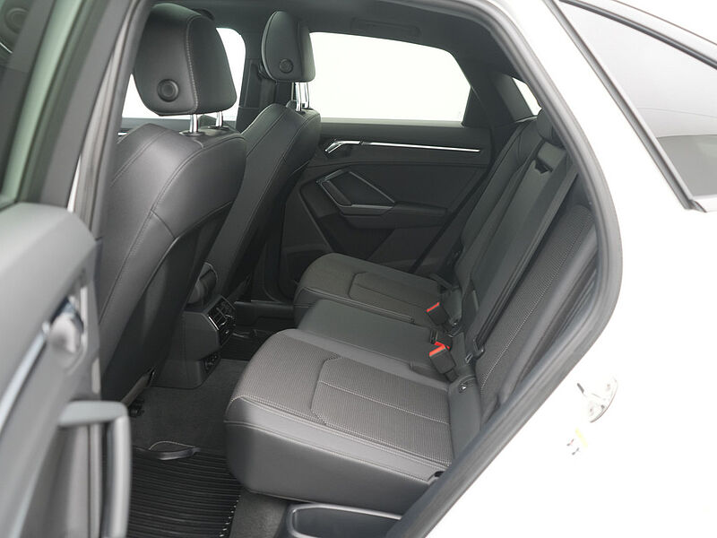 Audi Q3 LED KAM AHK ACC SHZ PDC