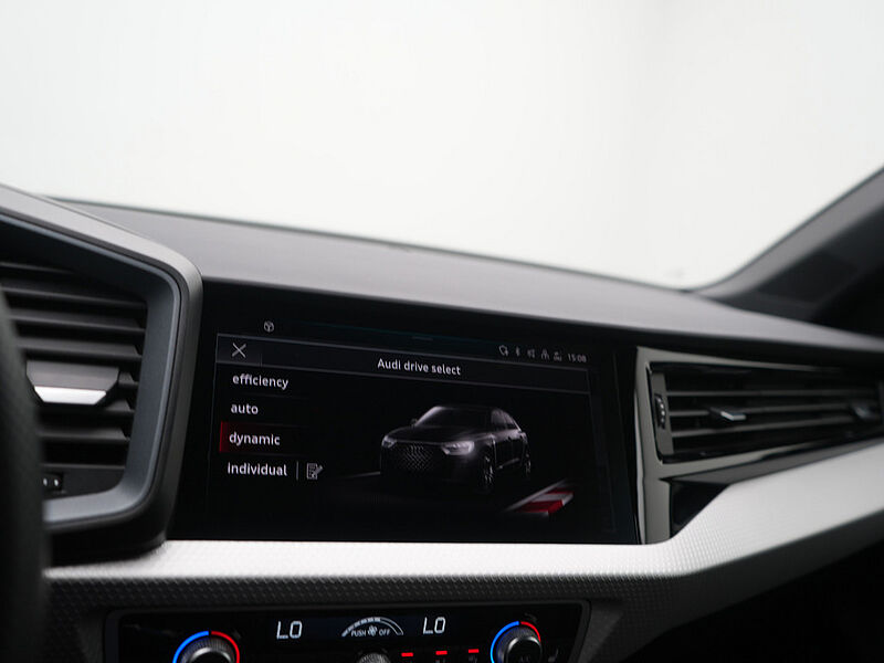 Audi A1 Sportback 35 S line LED KAM SHZ ACC PDC