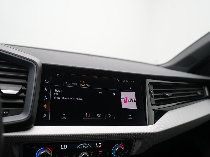 Audi A1 Sportback 35 S line LED KAM SHZ ACC PDC