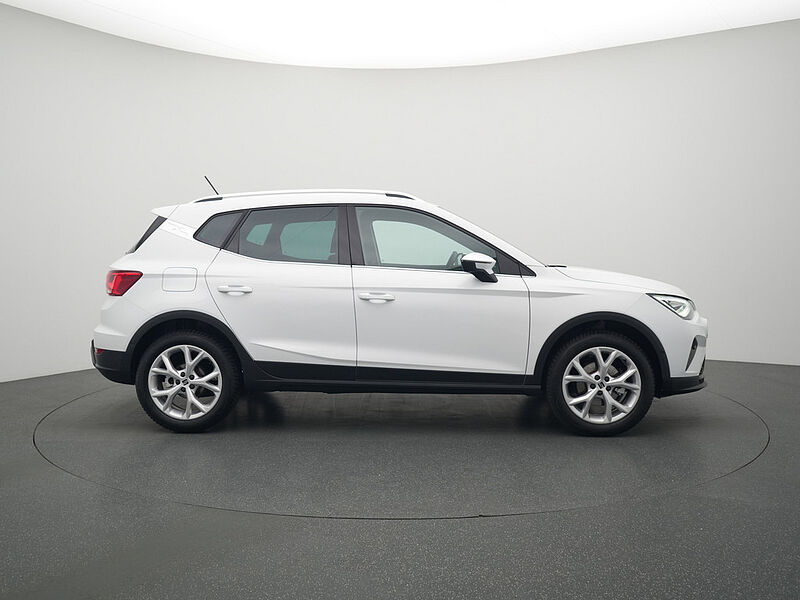 SEAT Arona FR DSG AHK ACC CARPLAY SHZ NAVI VIRT KAM