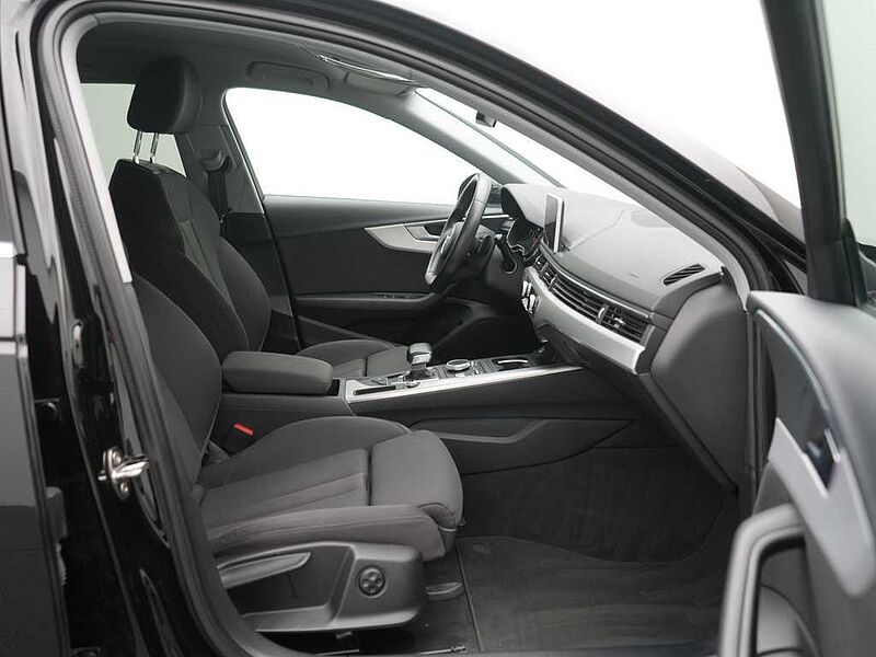 Audi A4 Avant Sport ultra STRON AHK MATRIX KAM NAVI