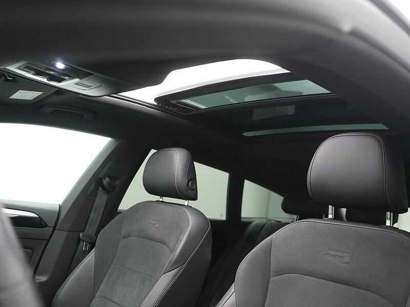 Volkswagen Arteon SB R-Line KEYLESS CARPLAY PANO SHZ LED