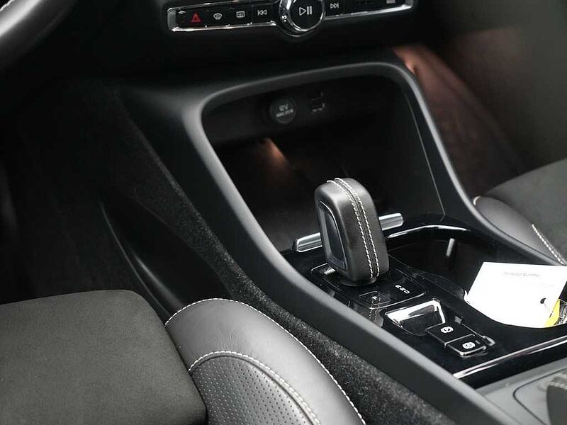 Volvo XC40 T4 R-Design LED AHK KAM SHZ PDC