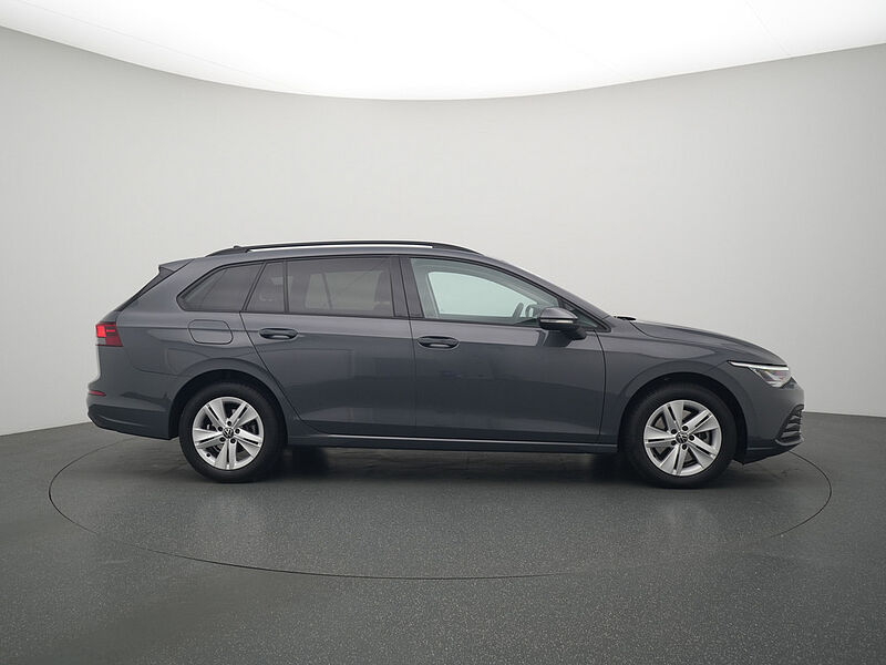 Volkswagen Golf VIII Variant Life DSG NAVI VIRT MEMORY APP