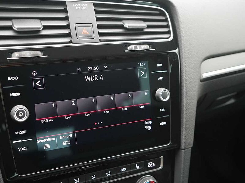 Volkswagen Golf VII LED SHZ KAM DSG ACC PDC