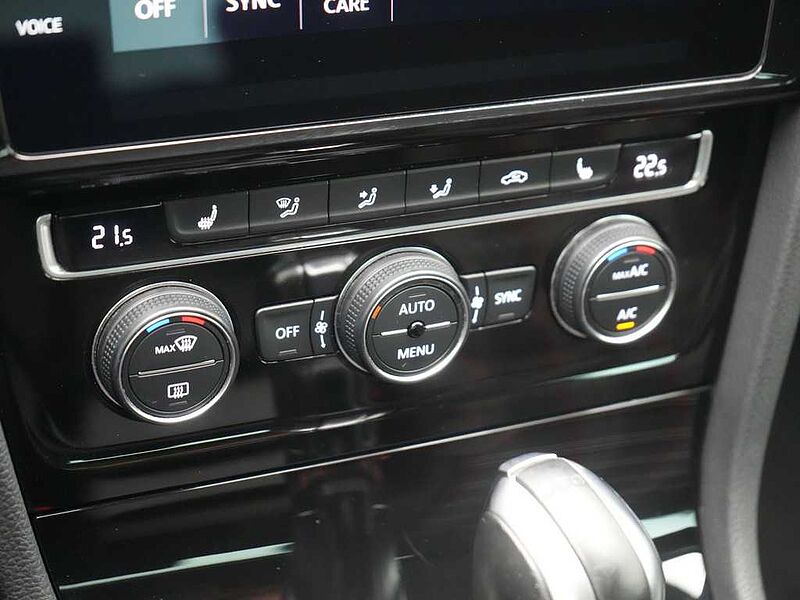 Volkswagen Golf VII GTI Performance LED DSG KAM SHZ ACC PDC