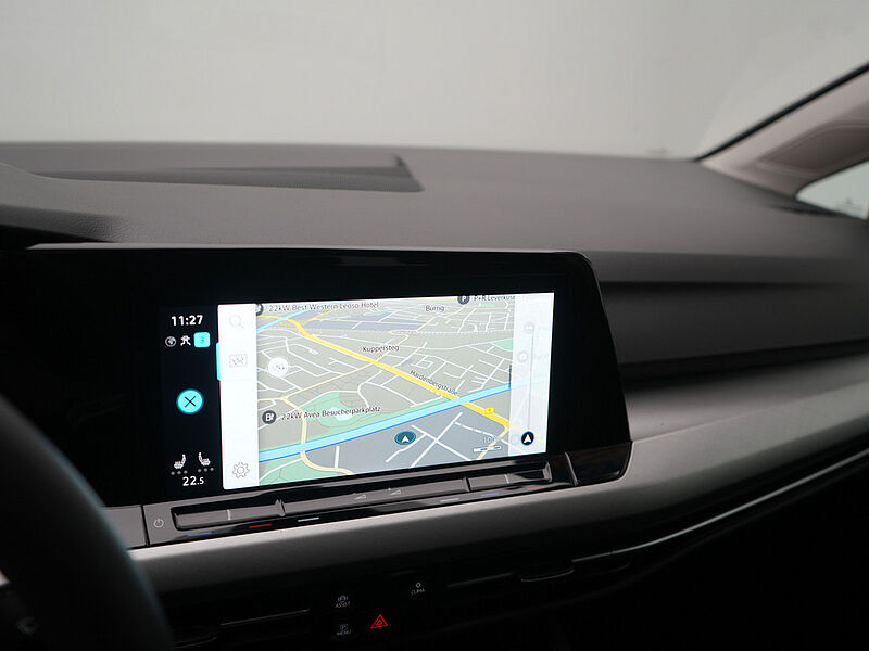 Volkswagen Golf VIII Variant Life DSG AHK NAVI VIRT MEMORY