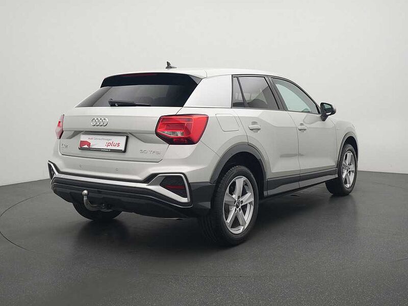 Audi Q2 S line PDC SHZ LED CARPLAY AHK