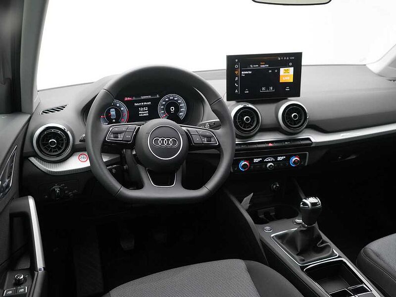 Audi Q2 S line AHK VIRT CARPLAY LED SHZ PDC