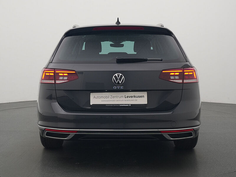 Volkswagen Passat Variant DSG ACC DCC VIRT LED SHZ CARPLAY