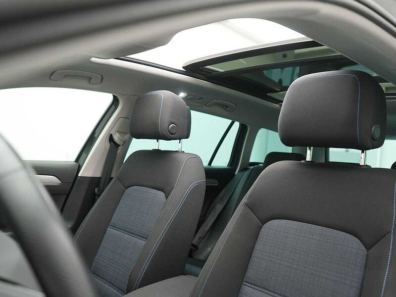 Volkswagen Passat Variant DSG ACC DCC VIRT LED SHZ CARPLAY