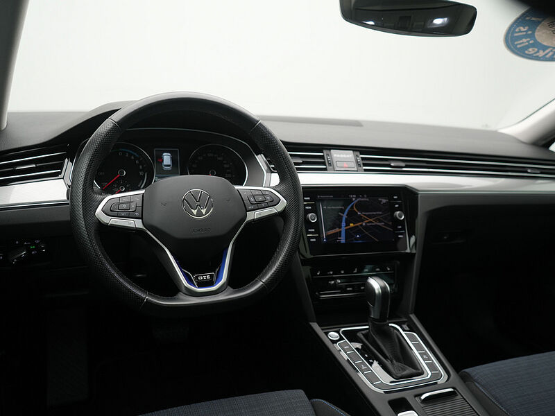 Volkswagen Passat Variant DSG ACC DCC VIRT LED SHZ CARPLAY