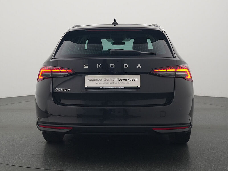 SKODA OCTAVIA Combi Selection DSG MATRIX ACC NAVI KAM