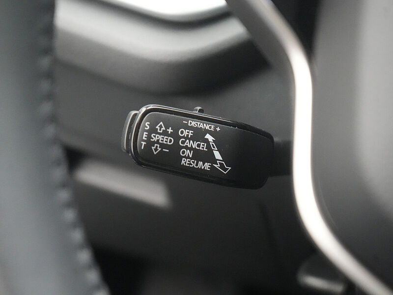 SKODA OCTAVIA Combi Selection DSG MATRIX NAVI CARPLAY