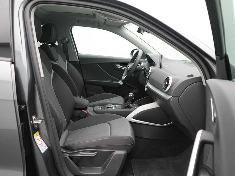 Audi Q2 S line S TRON PANO ACC AHK NAVI LEDER CARPLAY