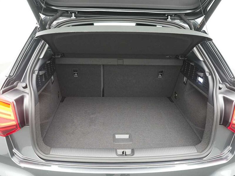 Audi Q2 S line S TRON PANO ACC AHK NAVI LEDER CARPLAY