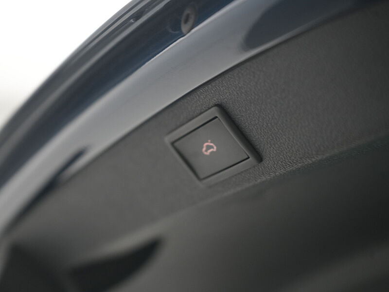 SKODA SUPERB Combi Ambition DSG VIRT ACC KAM SHZ LED