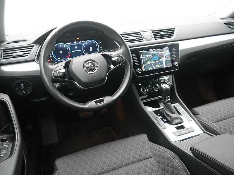 SKODA SUPERB Combi Ambition DSG VIRT ACC KAM SHZ LED