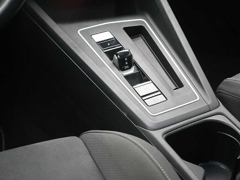 Volkswagen Golf VIII 1.4 eHybrid Style DSG MEMORY NAVI VIRT