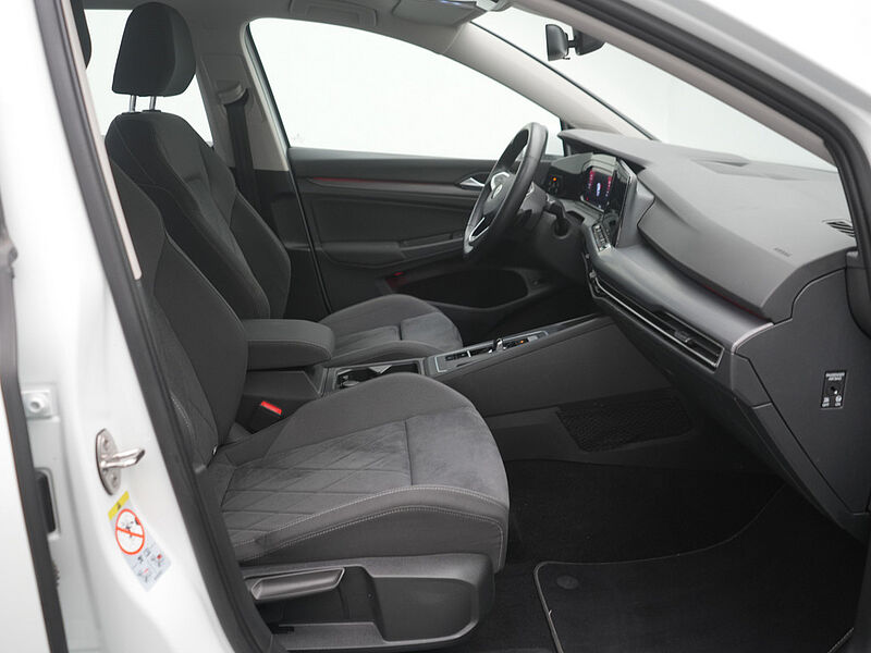 Volkswagen Golf VIII 1.4 eHybrid Style DSG MEMORY NAVI VIRT
