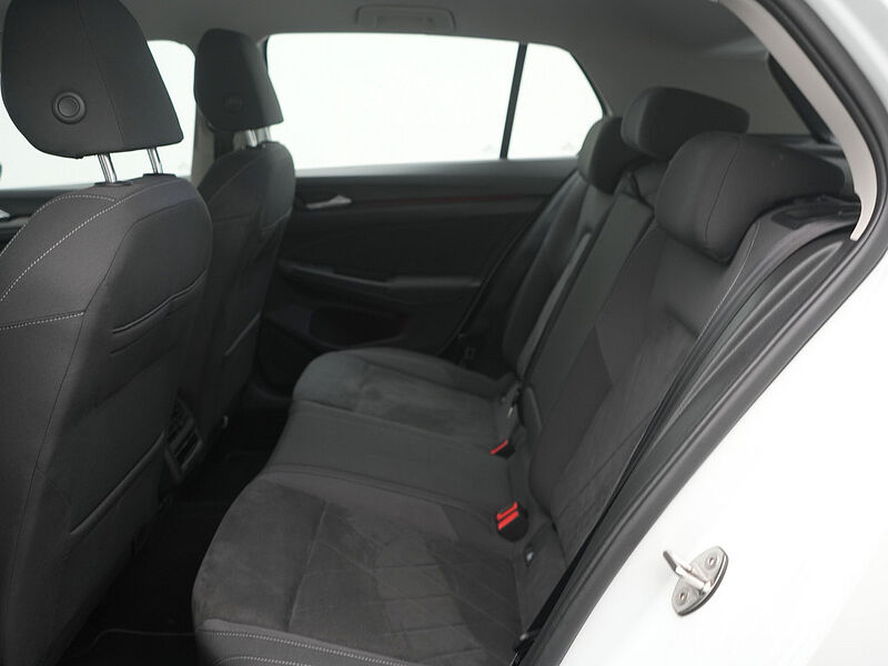 Volkswagen Golf VIII 1.4 eHybrid Style DSG MEMORY NAVI VIRT