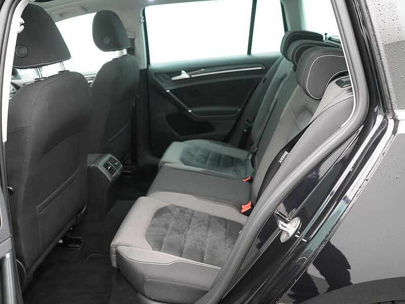 Volkswagen Golf VII Variant 1.4 Highline PANO DSG KAM SHZ