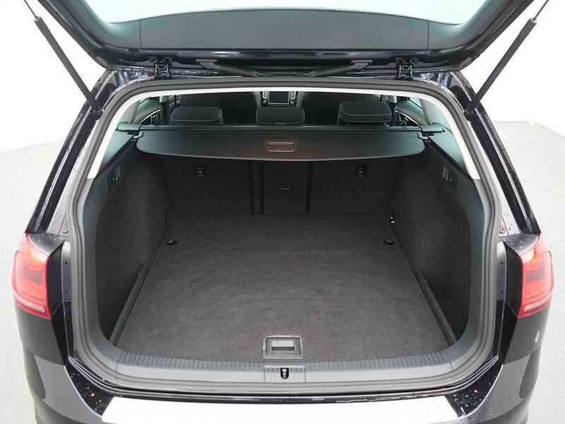 Volkswagen Golf VII Variant 1.4 Highline PANO DSG KAM SHZ