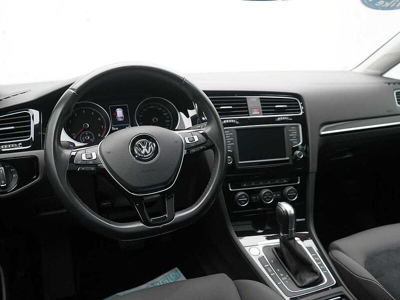 Volkswagen Golf VII Variant 1.4 Highline PANO DSG KAM SHZ