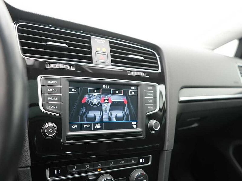 Volkswagen Golf VII Variant 1.4 Highline PANO DSG KAM SHZ