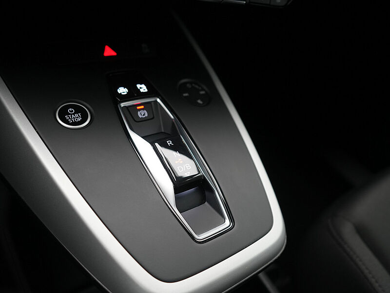 Audi Q4 PDC SHZ NAVI KAM ACC LED