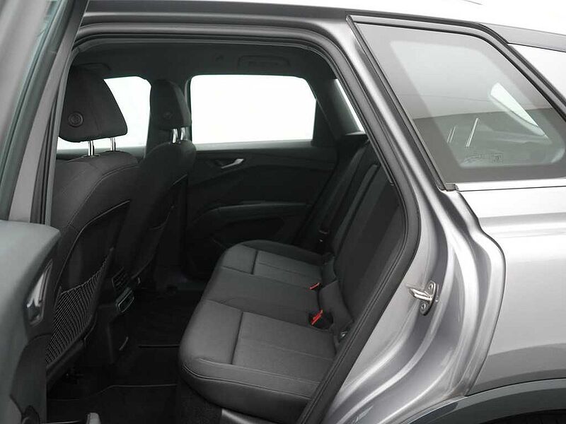 Audi Q4 PDC SHZ NAVI KAM ACC LED