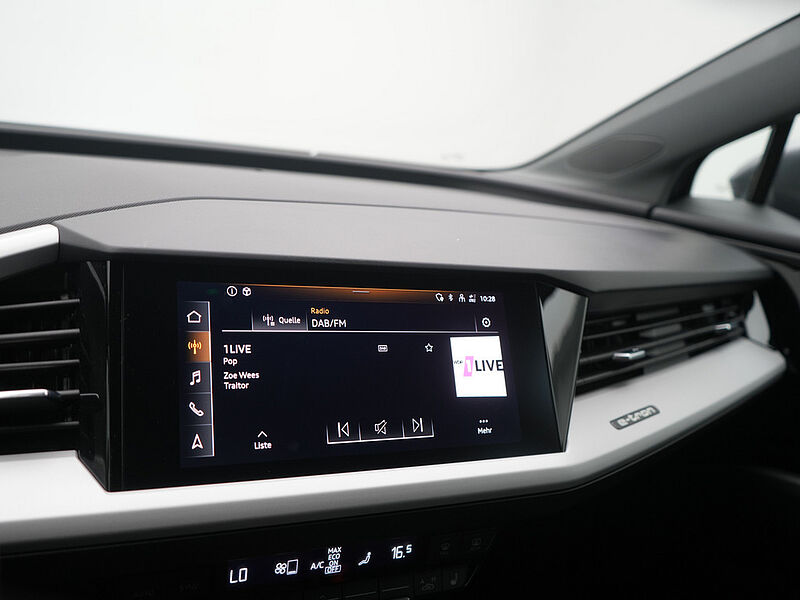 Audi Q4 e-tron 40 S line LED KAM SHZ NAVI ACC