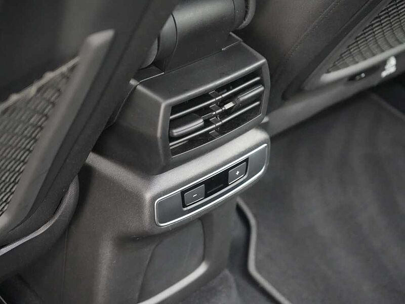 Audi Q4 e-tron 40 S line LED KAM SHZ NAVI ACC