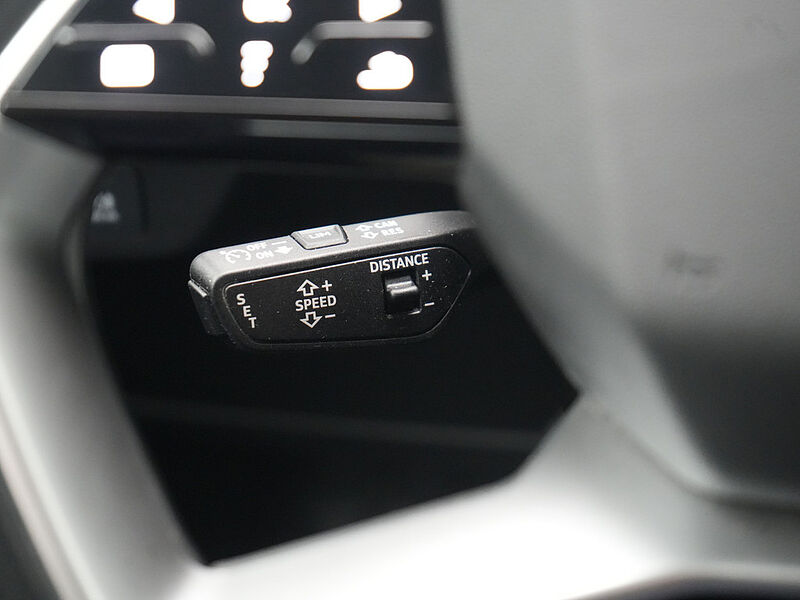 Audi Q4 e-tron 40 S line LED KAM SHZ NAVI ACC