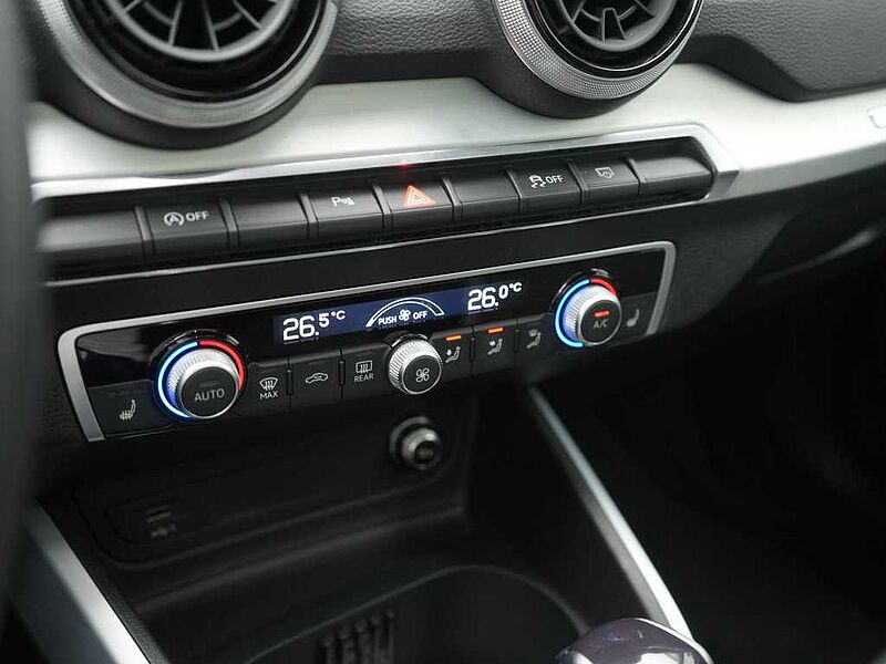 Audi Q2 35 S line PANO LED SHZ KAM PDC NAVI