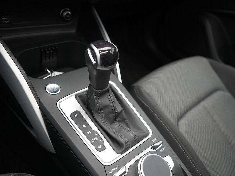 Audi Q2 35 S line PANO LED SHZ KAM PDC NAVI