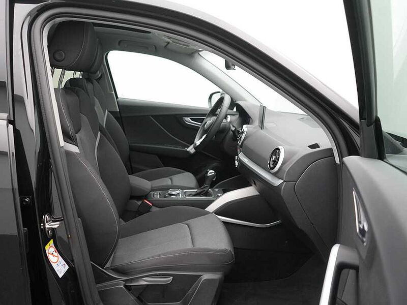 Audi Q2 35 S line PANO LED SHZ KAM PDC NAVI
