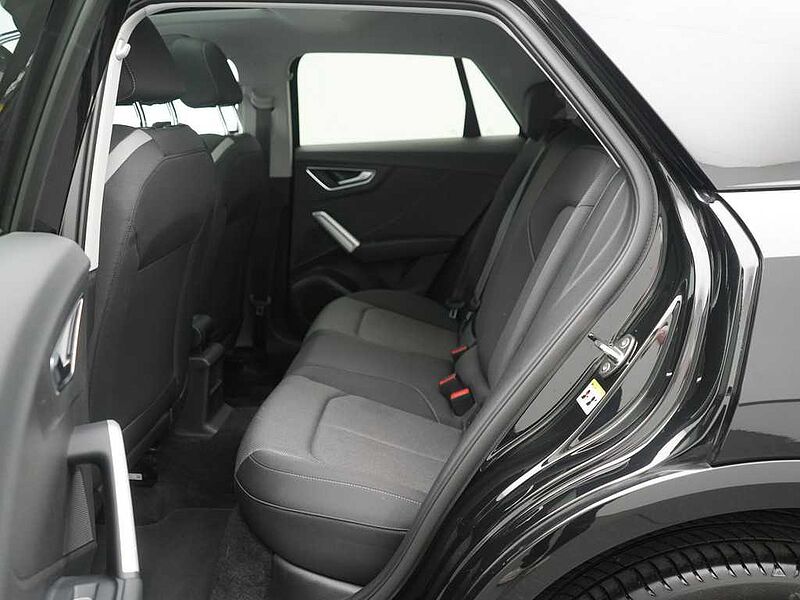 Audi Q2 35 S line PANO LED SHZ KAM PDC NAVI